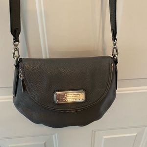 Marc By Marc Jacobs grey leather crossbody purse adjustable strap.